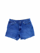 Load image into Gallery viewer, ralph lauren shorts (35&quot;)
