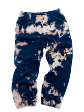 Load image into Gallery viewer, nike sweats (L)
