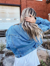 Load image into Gallery viewer, levi&#39;s trucker jacket (M)
